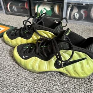 Nike Air Foamposite Volt Sneakers - Black and Lime Green